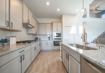 671abe135cbaa6fb48a8de89_10106MulhouseDr-kitchen 1.jpg